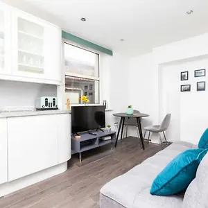  Apartment Relaxing Oasis By The Sea - Double And Sofa Bed United Kingdom